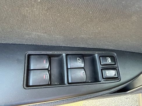 Used 2012 Subaru Outback 2.5i Premium AWD/4WD image 18