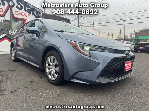 Used 2022 Toyota Corolla LE image 1