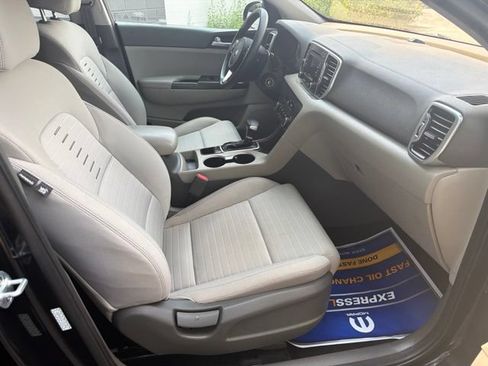 Used 2018 Kia Sportage LX AWD/4WD image 10