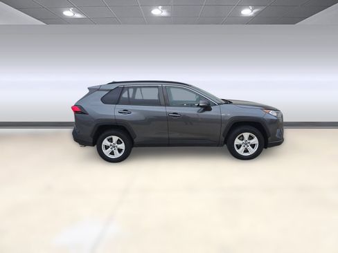 Used 2019 Toyota RAV4 XLE image 7
