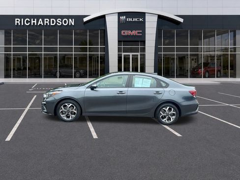 Used 2021 Kia Forte LXS FWD image 2