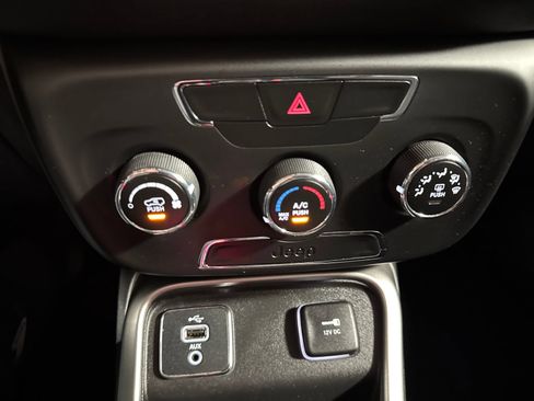 Used 2018 Jeep Compass Sport FWD image 22