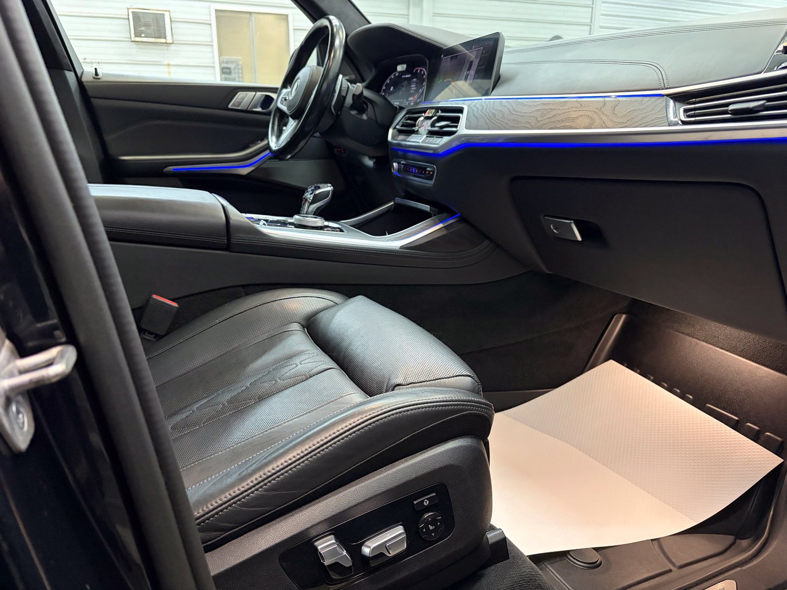Used 2021 BMW X7 M50i AWD/4WD image 27