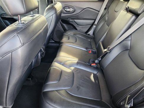 Used 2023 Jeep Cherokee Altitude Lux image 29