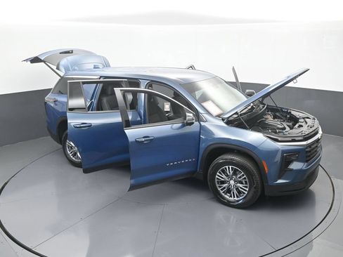Used 2024 Chevrolet Traverse LS FWD image 80