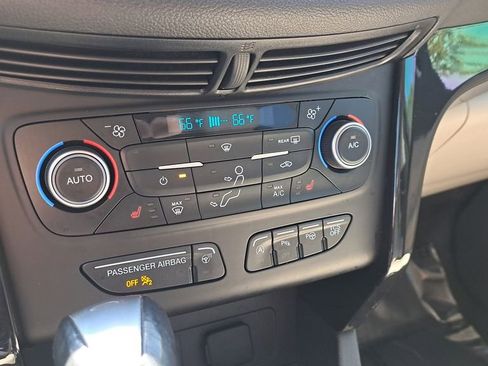 Used 2018 Ford Escape Titanium w/ Ford Safe & Smart Package image 23