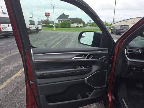 Used 2024 Jeep Wagoneer Series II w/ Convenience Group I image 34