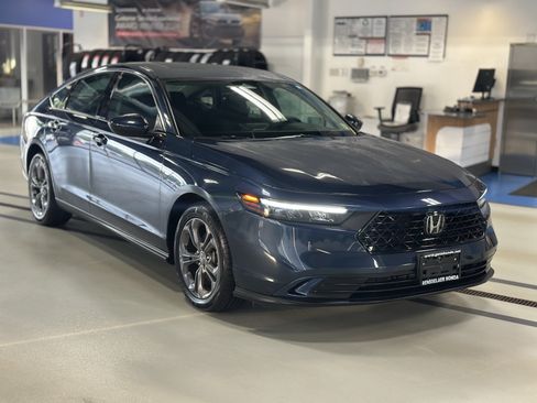 Used 2023 Honda Accord EX image 4