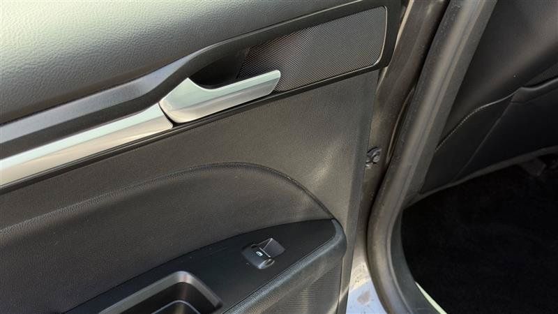 Used 2018 Ford Fusion Titanium AWD/4WD image 43
