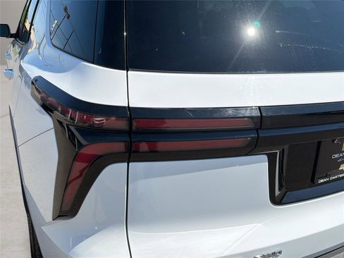 Used 2024 Chevrolet Traverse LT AWD/4WD image 14