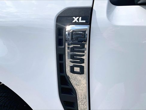 Used 2025 Ford F250 XL w/ XL Chrome Package AWD/4WD image 31