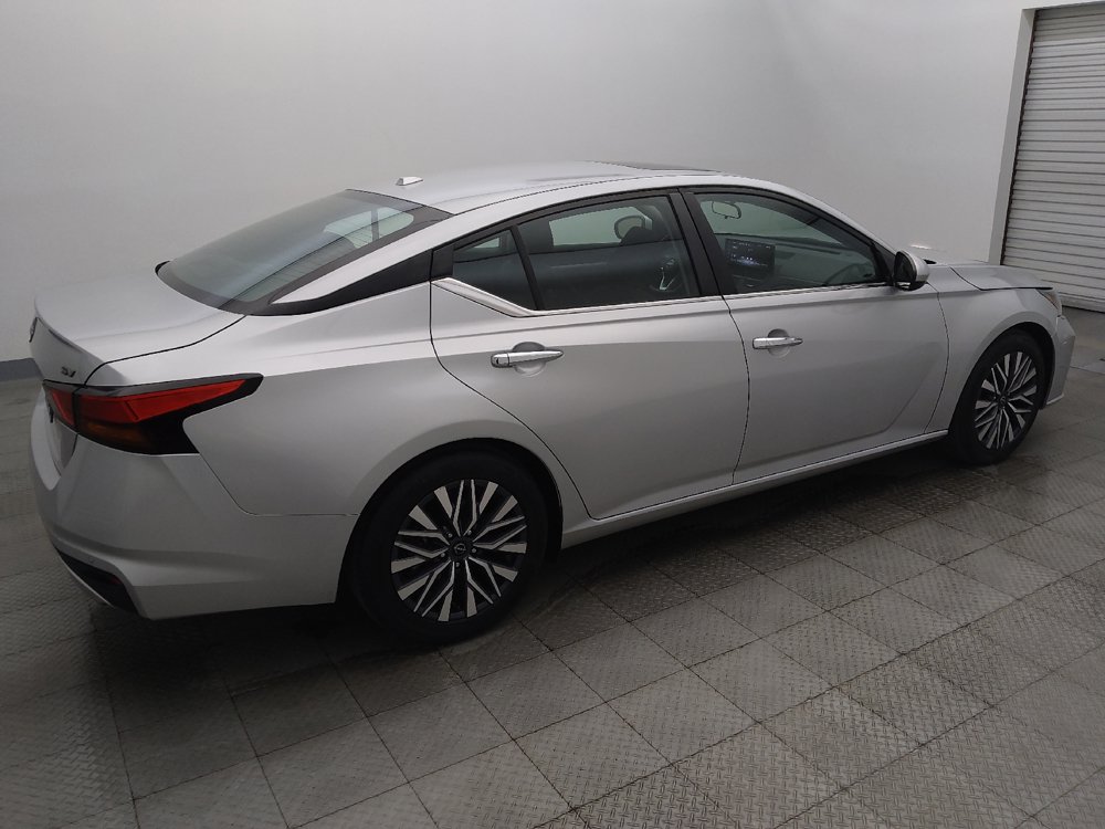 Used 2023 Nissan Altima 2.5 SV w/ SV Premium Package FWD image 10