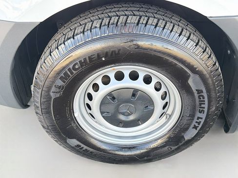 Used 2024 Mercedes-Benz Sprinter 2500 image 15