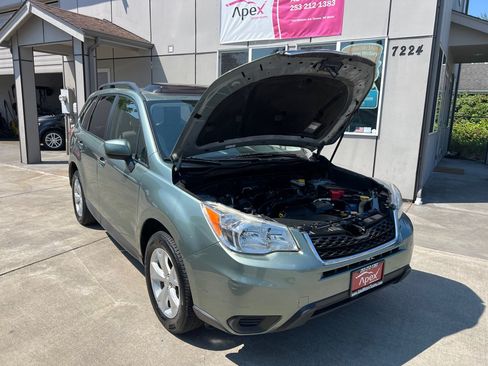 Used 2014 Subaru Forester 2.5i Premium w/ All-Weather Package AWD/4WD image 10
