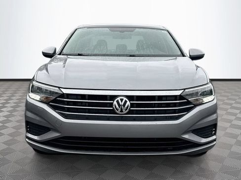 Used 2020 Volkswagen Jetta SE FWD image 2