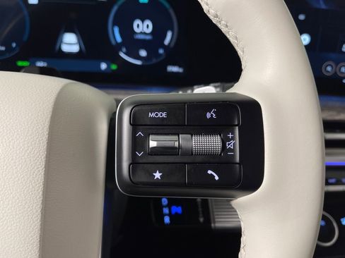 Certified 2025 Hyundai Santa Fe Limited image 29