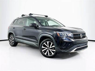 Used 2022 Volkswagen Taos SE w/ Panoramic Sunroof Package