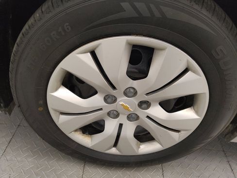 Used 2015 Chevrolet Cruze LS FWD image 31