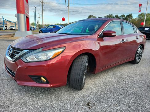 Used 2017 Nissan Altima 2.5 SL image 3