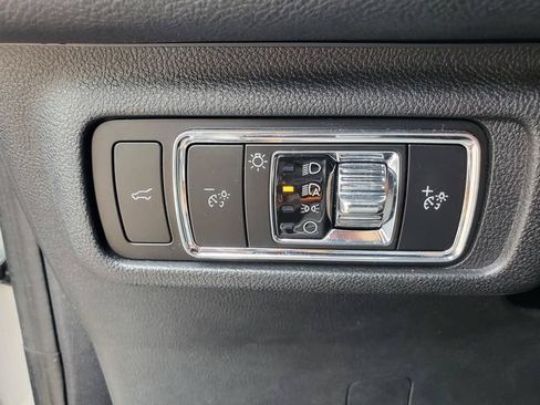 Used 2024 Lincoln Corsair AWD w/ Equipment Group 101A image 15