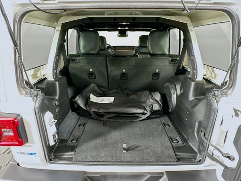 Used 2022 Jeep Wrangler Sahara w/ Safety Group image 27