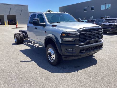 New 2026 RAM 5500 Tradesman AWD/4WD image 4