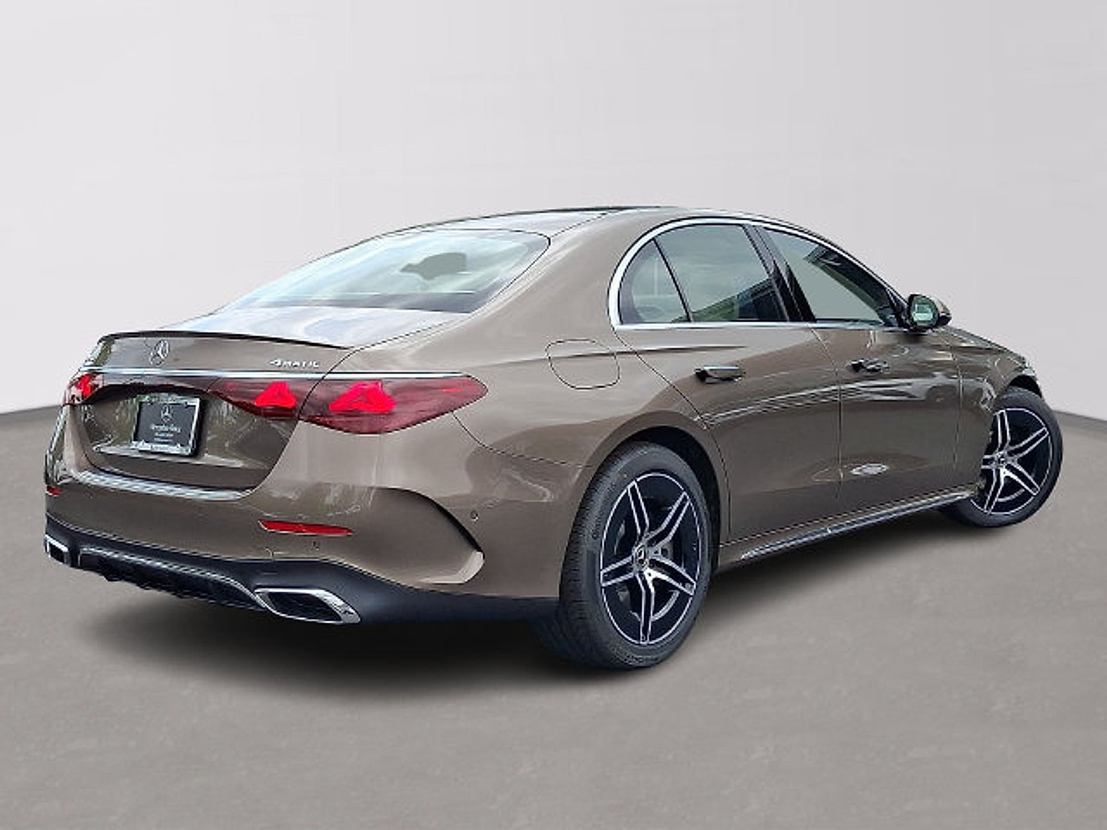 Used 2026 Mercedes-Benz E 450 4MATIC Sedan image 4