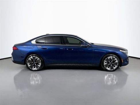New 2026 BMW 530i xDrive w/ Premium Package AWD/4WD image 5