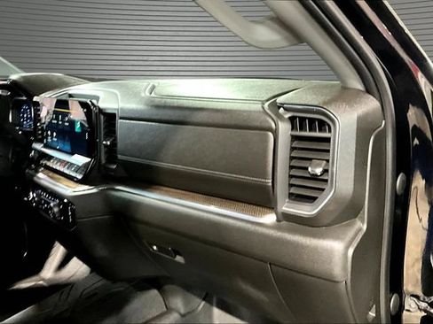 Used 2023 Chevrolet Silverado 1500 LT AWD/4WD image 26