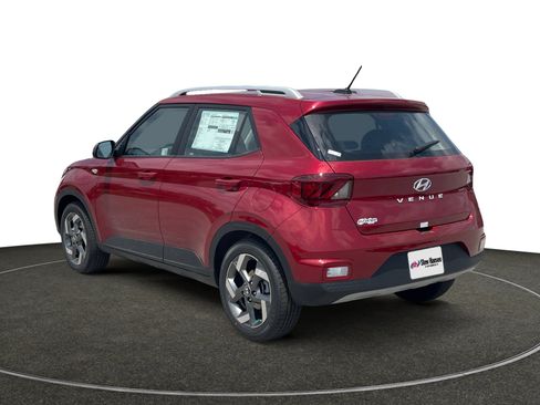 New 2025 Hyundai Venue Limited image 3
