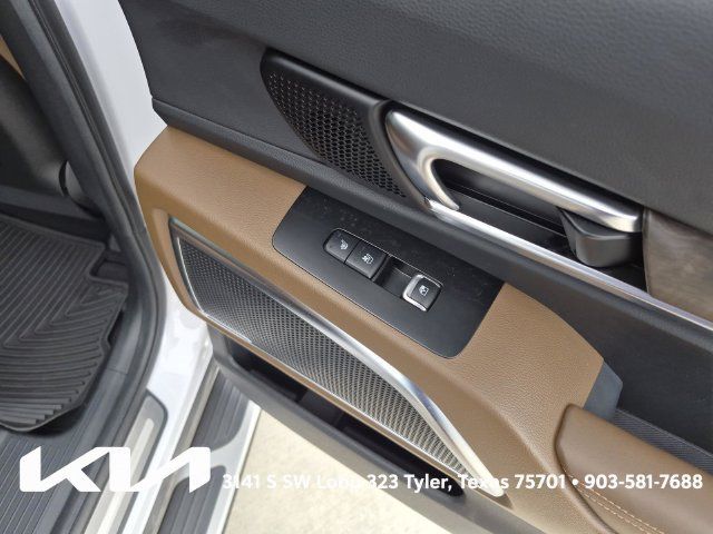 Certified 2022 Kia Telluride SX w/ SX Prestige Package AWD/4WD image 17