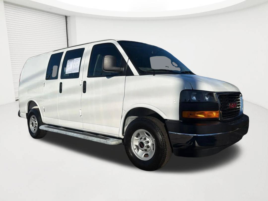 Used 2025 GMC Savana 2500 w/ Driver Convenience Package RWD image 3