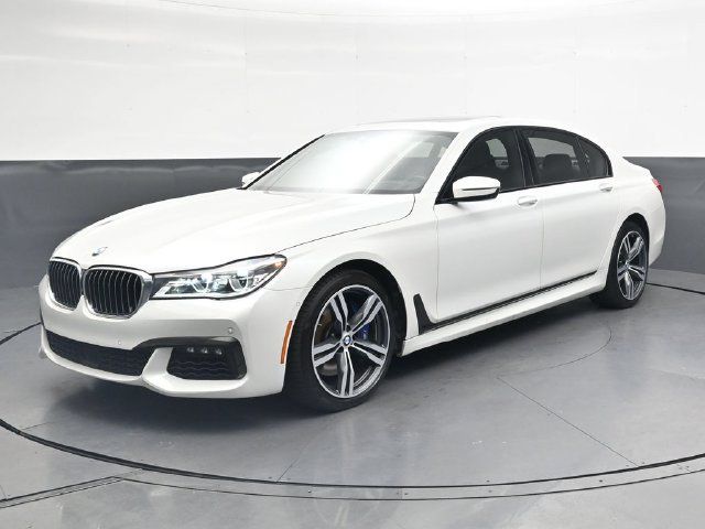 Used 2019 BMW 750i xDrive w/ Executive Package AWD/4WD image 10