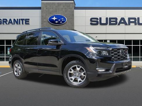 Used 2023 Honda Passport TrailSport image 3