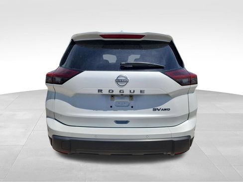 Used 2024 Nissan Rogue SV AWD/4WD image 7
