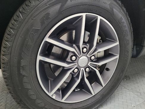 Used 2018 Jeep Grand Cherokee Limited RWD image 31