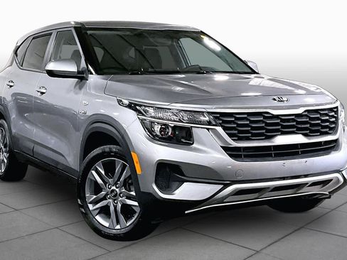 Used 2021 Kia Seltos LX AWD/4WD image 3