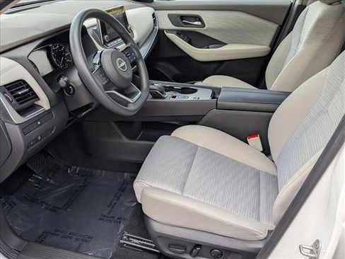 Used 2023 Nissan Rogue SV image 15