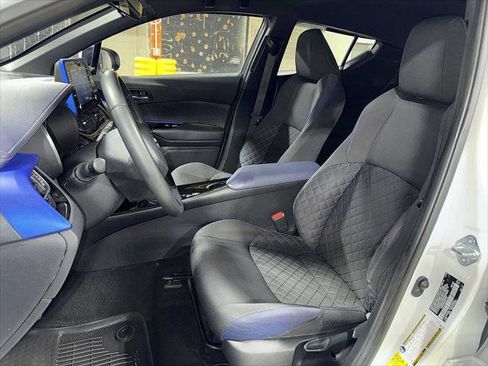 Certified 2022 Toyota C-HR XLE FWD image 15