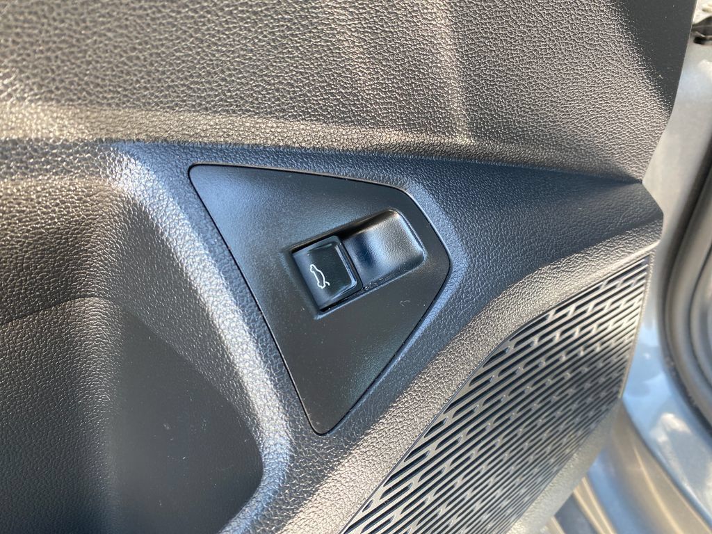 Used 2025 Volkswagen Jetta S FWD image 33