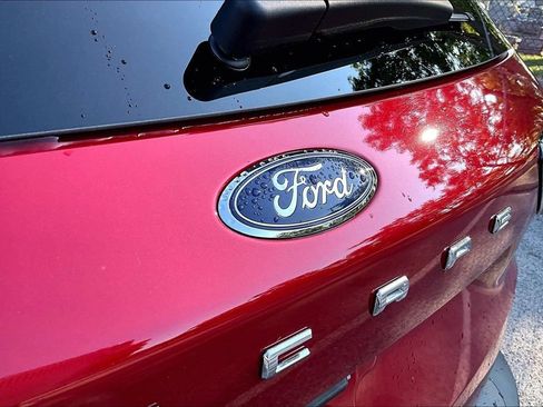 Used 2022 Ford Escape SE w/ SE Sport Appearance Package FWD image 31
