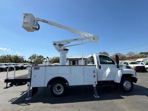 Used 2006 GMC TopKick C4500 2WD Regular Cab image 5