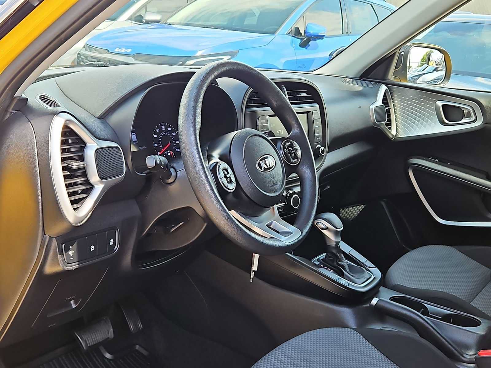 Used 2020 Kia Soul LX FWD image 2