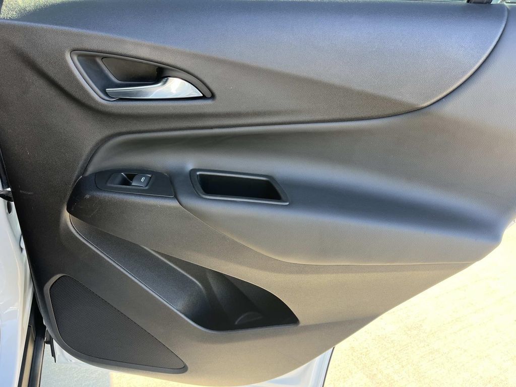 Used 2021 Chevrolet Equinox LT FWD image 26