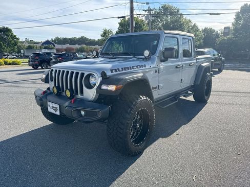 Used 2023 Jeep Gladiator Rubicon w/ Trailer Tow Package AWD/4WD image 3