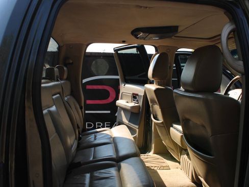 Used 2005 Ford F150 Lariat image 9