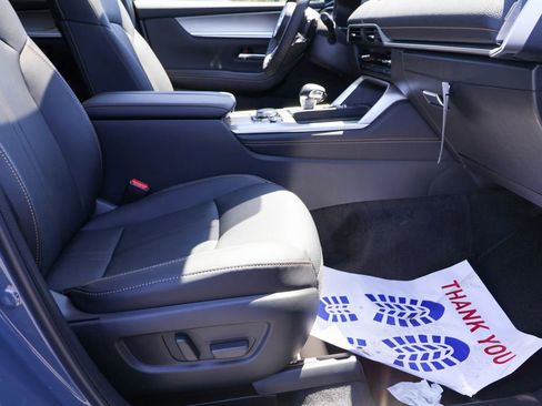 Used 2025 MAZDA CX-70 Plug-In Hybrid w/ Premium Pkg image 60