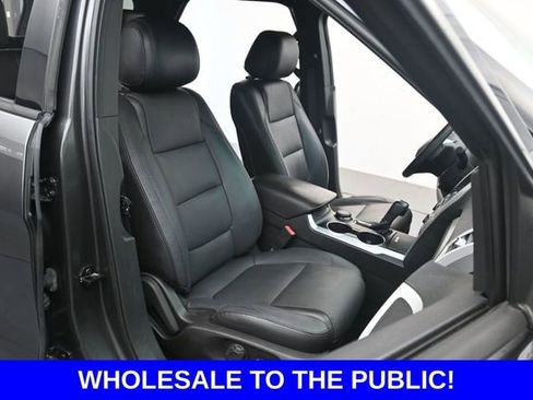 Used 2015 Ford Explorer XLT w/ Equipment Group 202A AWD/4WD image 31