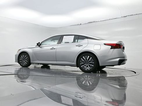 Used 2024 Nissan Altima 2.5 SV image 20