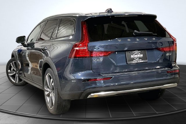 Certified 2023 Volvo V60 B5 Cross Country Plus w/ Climate Package AWD/4WD image 16